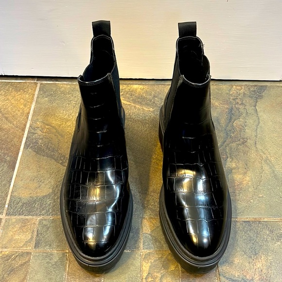 BP Cait Black Crocodile Embossed Platform Chelsea Boots Size 10 - Picture 3 of 13